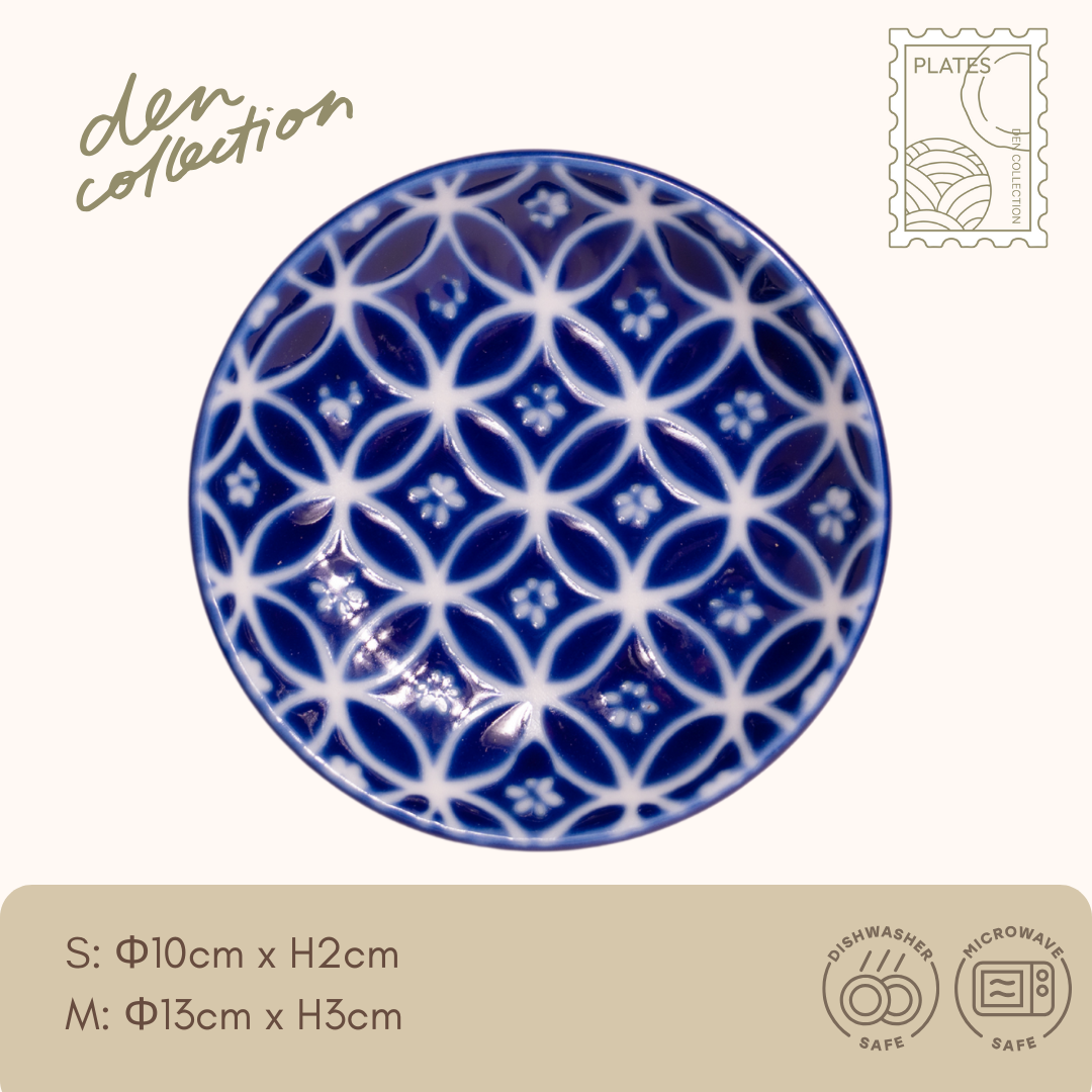 Wa-Mon Round Plate – Seven Treasures (Shippo) pattern Japanese ceramic plate in indigo. 藍和紋丸皿(七宝柄)。調和と豊穣を意味する縁起の良い和柄です。